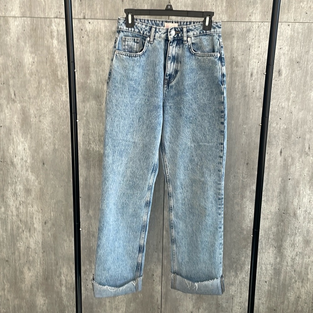 Baggy mom dad jeans. Wide leg